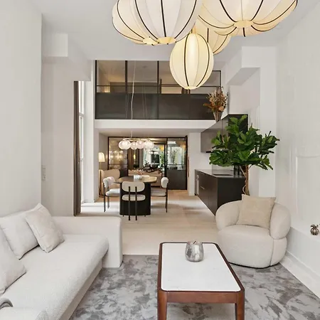 Luxury By Freetown & Canals Apartment *