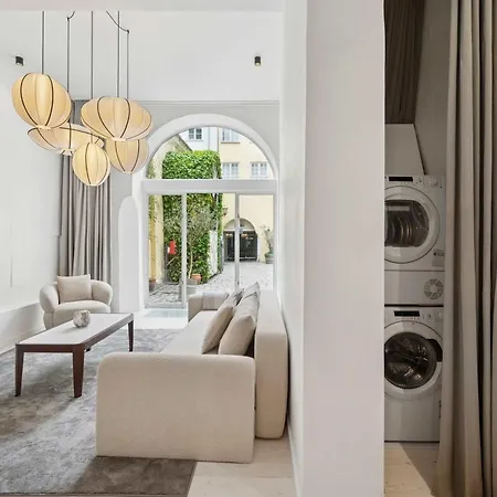 Luxury By Freetown & Canals Apartment *