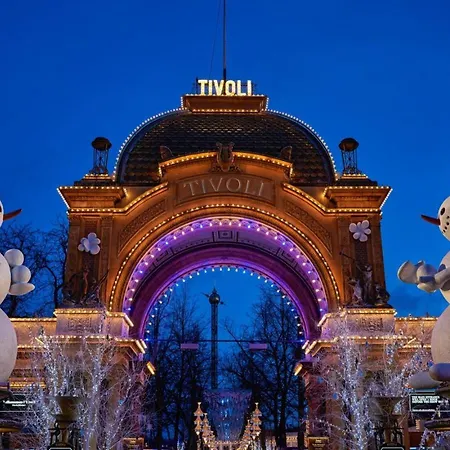 Luxury By Freetown & Canals Apartment