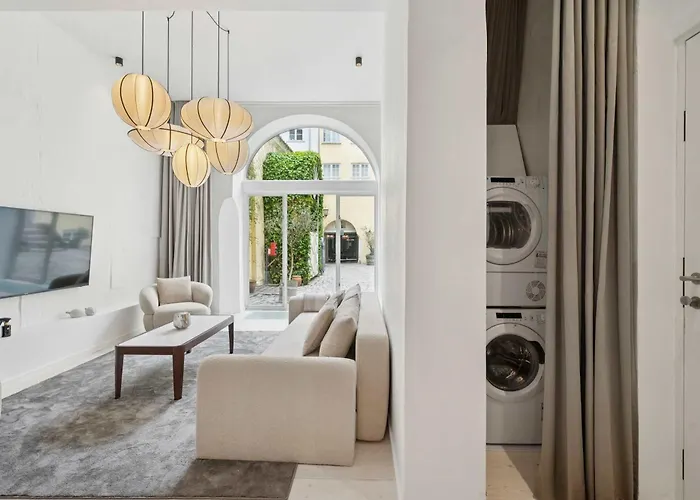 Luxury By Freetown & Canals 아파트 *