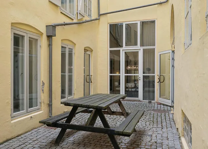 Luxury By Freetown & Canals *